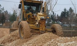 Şanlıurfa Büyükşehir Belediyesi Suruç’ta Mezarlık Yolu Çalışmalarına Başladı