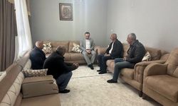 Orhan Gazi Karakaş, emekli personel Talip Dilak’a taziye ziyaretinde bulundu.