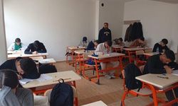 Viranşehir Belediyesi Genç Bilgi Evi’nde YKS Öğrencilerine Ücretsiz Deneme Sınavı