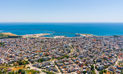 Yunanistan’da Türk Turistlerin Plakaları Sökülüyor, Ehliyetleri Zorla Elinden Alınıyor