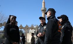 Balıklıgöl’de Turizm Polislerinden Güven ve Rehberlik Desteği!