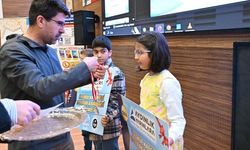 Şanlıurfa’da Hayrat Vakfı Kitap Okuma Yarışması Ödül Töreni Düzenledi