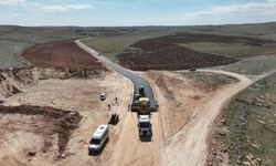 Şanlıurfa’da Halfeti–Bozova Yolunda Sıcak Asfalt Çalışması!