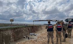 Şanlıurfa’da Otomobil Kanala Düştü: 1 Ölü, 1 Ağır Yaralı