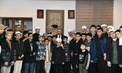 Şanlıurfa Valisi Hasan Şıldak Öğrencilerle Aynı Sofrada!