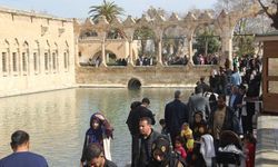 Şanlıurfa’da Balıklıgöl Ramazan’da Ziyaretçi Akınına Uğruyor!