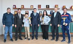 Şanlıurfa’da Başarılı Öğrencilerden İl Milli Eğitim Müdürü’ne Ziyaret