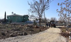 Hilvan Belediyesi Mezarlık Çevresini Yenileyerek Huzuru Artırıyor