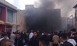 Şanlıurfa’da Trafo Patladı: 4 Araç Alev Aldı