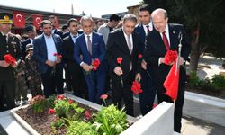 Şanlıurfa'da 11 Nisan Kurtuluş Günü kutlanıyor Şehitler anısına çelenk bırakıldı