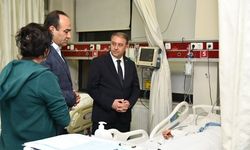 Vali Şıldak Yaralı Öğrenci ve Öğretmenleri Hastanede Ziyaret Etti