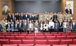 Haliliye Kaymakamı Şahin’den Jandarma ve Eğitim Personeline Başarı Belgesi