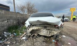Siverek-Şanlıurfa Yolunda Korkutan Kaza: 2 Yaralı