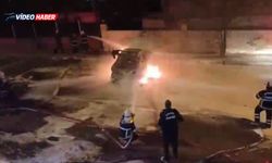 Şanlıurfa’da park halindeki otomobil yandı