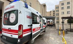 Şanlıurfa’da otomobil şarampole devrildi 5 yaralı