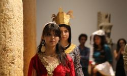 Şanlıurfalı öğrencilerden "Osmanlı kıyafetleri" defilesi