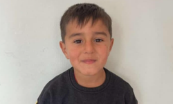 Şanlıurfa’da Kayıp Olarak Aranan 5 Yaşındaki Çocuk Evlerinin Damında Ölü Bulundu