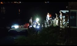 Birecik'te korku dolu anlar; Ekipler Fırat Nehri'nde zamanla yarıştı!