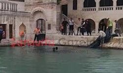 Şanlıurfa Balıklıgöl’de Tadilat Alanındaki Güvenlik Şeritleri Göle Düştü