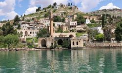 Bozkırın saklı şehri Halfeti’ye turist akını; "Hayran kaldılar"