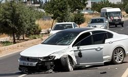 Şanlıurfa'da Motosiklet ile Otomobil Çarpıştı: 3 Yaralı