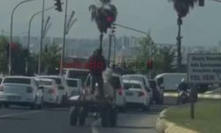 Şanlıurfa'da At Arabasıyla Kırmızı Işıkta Bekledi, Sosyal Medyada Gündem Oldu