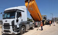 Şanlıurfa Büyükşehir Belediyesi Hilvan'da asfalt çalışmalarını hızlandırdı