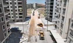 Şanlıurfa Büyükşehir Belediyesi'nden Karaköprü'de Sıcak Asfalt Çalışması