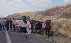 Şanlıurfa-Gaziantep Karayolunda Trafik Kazası: Araç Şarampole Devrildi, Sürücü Yaralandı