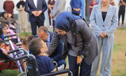 Şanlıurfa'da AK Parti Heyeti Yaşlılar Ve Özel Bireylerle Buluştu