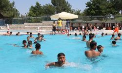 Şanlıurfa'da Kavurucu Sıcakta Çocukların Güvenli Adresi Bu Havuzlar Oldu