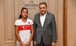 Şanlıurfa Valisi Şıldak’tan ‘Gol Kraliçesi’ Sezer’e tebrik