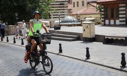 Antalya’dan Şanlıurfa'ya onu azmi getirdi: Pedallayarak hem geziyor hem de spor yapıyor