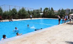 Şanlıurfa'da çocuklar tehlikeli kanallarda değil ücretsiz havuzlarda serinliyor; İşte detayları