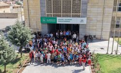 Şanlıurfa sınırının sıfır noktasında çocuklar tatili dolu dolu geçiriyor