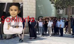 Şanlıurfa’da acı olay: Üzerine kale direği devrilen çocuk hayatını kaybetti!