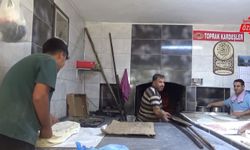 Şanlıurfalı fırıncılar 45 derecenin altında ekmek mesaisini sürdürüyor