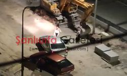 Şanlıurfa'da şaşkına çeviren olay! İki kadın parke taşlarıyla otomobile saldırdı