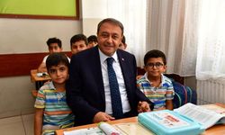 Şanlıurfa Valisi Şıldak, miniklerin yaz coşkusuna ortak oldu: Eğitim, kültür ve sanat bir arada!