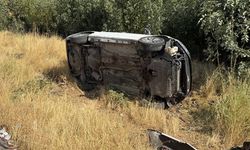 Şanlıurfa yolunda kaza: Takla atarak durabildi, yaralı var!