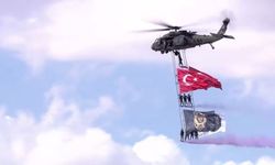 Gökyüzünde Ay-Yıldızlı Şov! Şanlıurfa’da TEKNOFEST’i Sallayan Gösteri