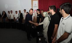 Şanlıurfa’da Üniversiteyi Kazanan Gençlere Anlamlı Destek! Valizler Teslim Edildi