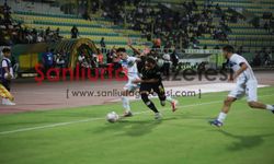 Şanlıurfaspor'a sürpriz gol: Adana Demirspor kendi kalesini vurdu!