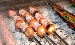 Urfa’nın Meşhur Soğan Kebabı Böyle Yapılıyor! Hikâyesi Dikkat Çekti