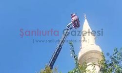 Şanlıurfa’da tarihi Çarkoğlu Camii Minaresi deprem sonrası yıkılma tehlikesi altında!