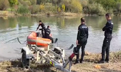 Diyarbakır'da Nehirde Mahsur Kaldılar! İtfaiye Botla Yetişti