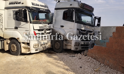 Şanlıurfa Akçakale Yolunda İki Tır Kafa Kafaya Çarpıştı!