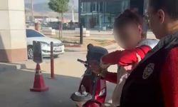 Vicdanları sorgulatan olaya emniyet seyirci kalmadı: Kelepçeli videosu gündem oldu!