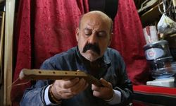 Şanlıurfa’da Babasından Kalan Bağlama İçin “Trilyon Verseler Vermem” Diyor