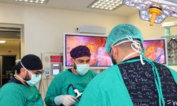 Şanlıurfa’da Bir İlk! 12 Santimetrelik Kitle Robotik Cerrahiyle Çıkarıldı